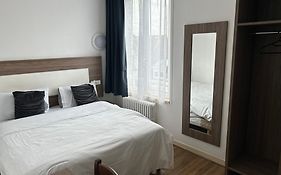 Le Clemenceau Hotel Et Appart'Hotel & Restaurant 